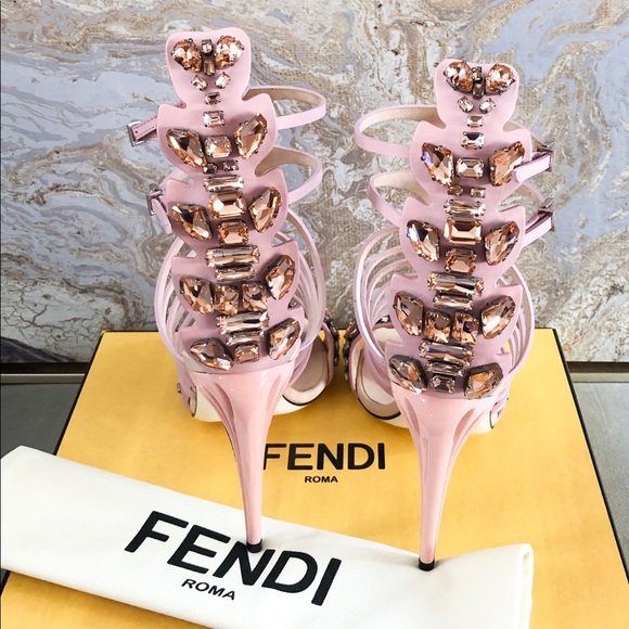 🎉HP🎉 Fendi Crocodile Crystal Embellished Sandals - Picture 5 of 8